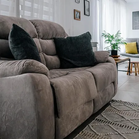 1 Bedroom House *
