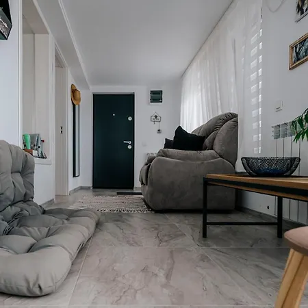 1 Bedroom House *